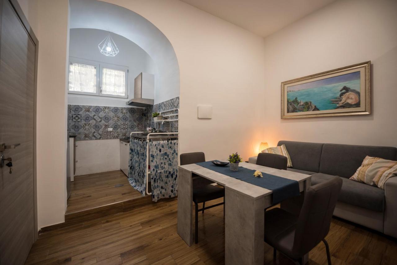 Dimora Francesca Lägenhet Salerno Exteriör bild